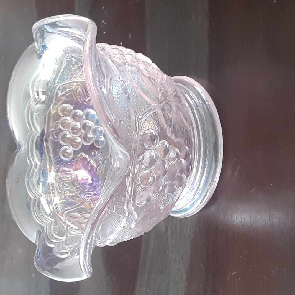 Imperial Carnival Glass Ruffled Bowl Iridescent Grape Leaf Pattern Candy dish